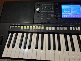 Yamaha psr s750 - 3