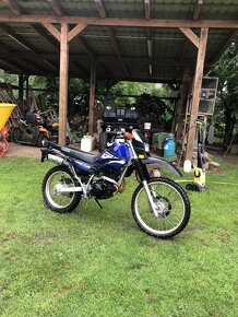 YAMAHA XT225 - 3