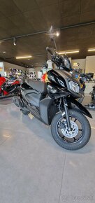 YAMAHA RAYZR Midnight Black 2024 DEMO - 3