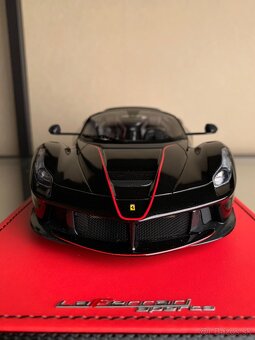 Ferrari LaFerrari Spider 1/18 MR Collection - 3