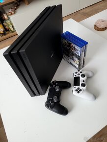 Playstation 4 PRO - 3