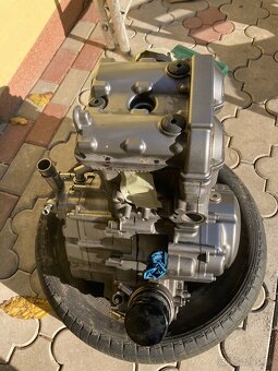 Motor Suzuki V-Strom 650 - 3