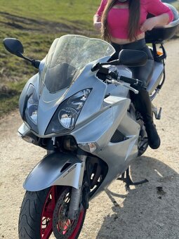 Honda VFR 800 '06 - 3