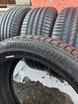 Letní pneu Bridgestone 245/40 R19 - 3