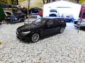 model auta BMW E61 M5 Touring čierna farba Otto mobile 1:18 - 3