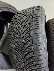 GoodYear 235/45r18 - 3