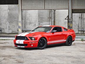 Ford Shelby GT500 - 3