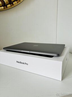 MacBook Pro 13", Apple M2 8j. CPU, 10j. GPU, 8GB, 256GB - 3