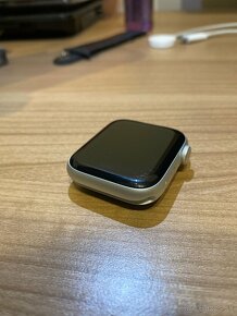 Hodinky Apple Watch SE 2 - 3