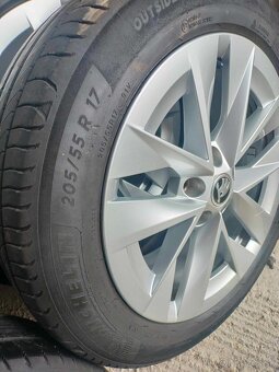 4ks alu disky orig. Škoda 5x112 R17 pneu 6mm 205/55 r17 - 3