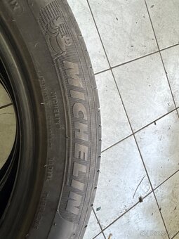 Predám 2ks letné 205/55 R17 MICHELIN - 3