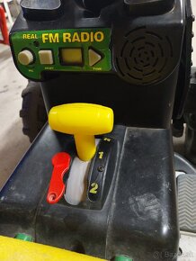 Predám elektrický traktor Jonh Deere - 3