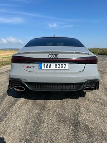 Audi RS7 / Model 2022 / Karbon-keramické brzdy / Šedá Nardo - 3