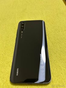 Xiaomi Mi 9 Lite 64 GB - 3