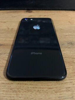 iPhone 8 64GB bez škrabancov - 3