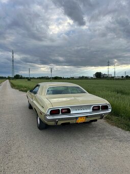 Dodge Challenger - 3