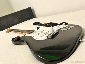 Fender Squier Stratocaster - 3