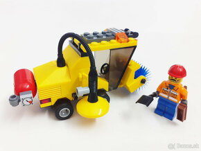 LEGO 7242 - Street Sweeper - 3