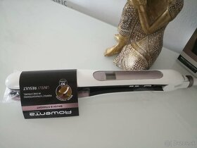 Nová žehlička na vlasy Rowenta premium Care Brush & Straight - 3