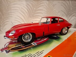 Bburago 1:18 KIT Jaguar E COUPE - 3