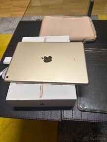 iPad 32GB Gold, Model A1822 - 3