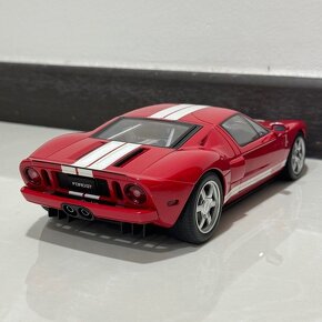 1:18 AutoArt Ford GT 2004 - 3