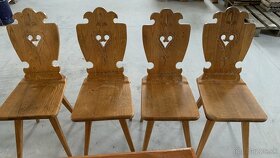 drevené stoličky, lavica a dva stoly - 3