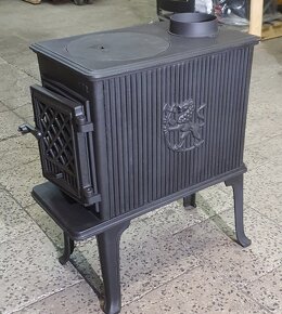 Liatinové kachle Jotul F 602 N čierný lak - 3