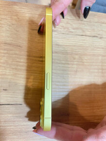 Apple iPhone 14 yellow 128gb - 3