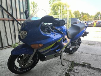 Suzuki GSX 600F - 3