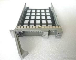 Cisco 2,5" UCS C220 C240 C460 M2/M3/M4 HDD Caddy - 3