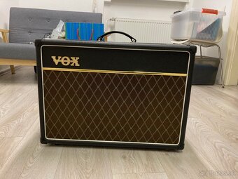 predám gitarové combá VOX AC 15 a Valvetronix - 3