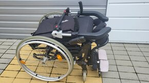 invalidny vozík 44cm s elektrickou vertikalizaciou - 3