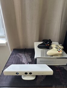 XBOX 360 SLIM 250GB KINECT + 12 HIER - 3