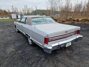 Lincoln Continental Town Coupe (1979) - 3