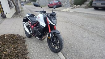 HONDA CB750 Hornet, r.v. 2024, naj 8700km - 3