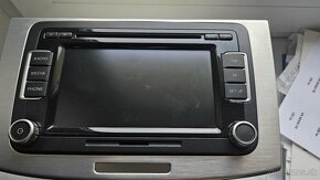 Originálne 2-DIN rádio VW Passat B6 (VW,ŠKODA,SEAT,AUDI) - 3