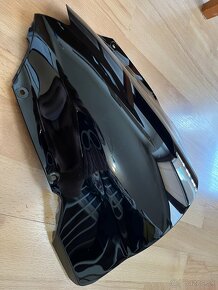 Predný kryt black pre YAMAHA R6 - 3