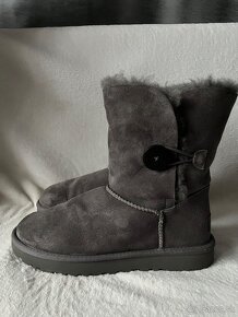 UGG Snehule W Bailey Button II 1016226 Sivá. - 3