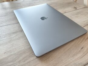 MacBook Pro 15" 2018 - 3