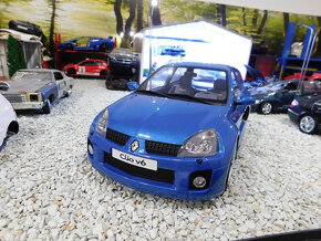 model auta Renault Clio 2 V6 bledo modrá farba otto 1:12 - 3