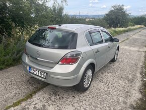 Opel Astra H  1.6 Benzín - 3