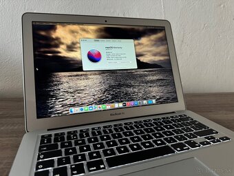 MacBook Air 8/128 GB - 3