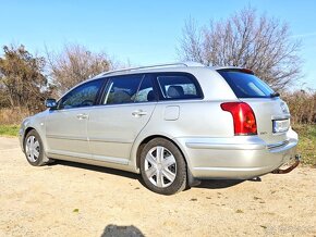 Toyota Avensis Combi 2.0 benzín - 3