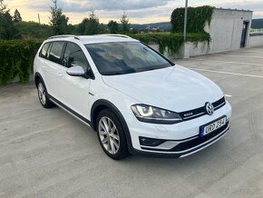 VW Golf Alltrack 2.0 TDI - DSG, 4x4, WEBASTO, XENONY, TAŽNÉ - 3