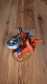 Crash Bandicoot stojan na gamepad - 3