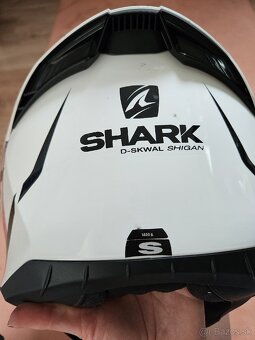 Predám moto helmu Shark - 3