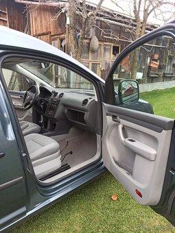 Predám VW caddy 1.9 TDI 77kW - 3