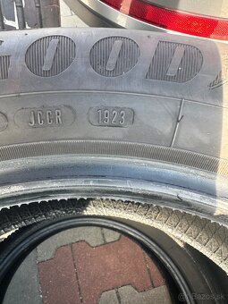 Goodyear 215/55 r17 DOT1923 - 3