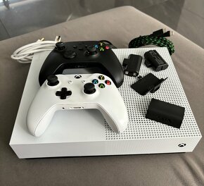 Xbox One S - 3